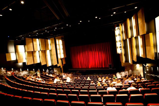 Stage ‘Whispers’ Boom Out in Dubbo’s Amazing New Theatre. | Stage Whispers